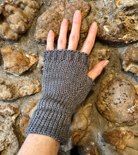 Load image into Gallery viewer, Tweed Fingerless Mitts
