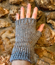 Load image into Gallery viewer, Tweed Fingerless Mitts