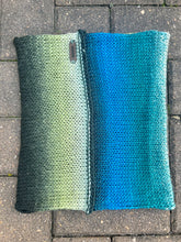 Load image into Gallery viewer, Manarola Cowl