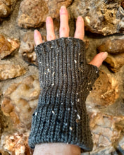 Load image into Gallery viewer, Tweed Fingerless Mitts