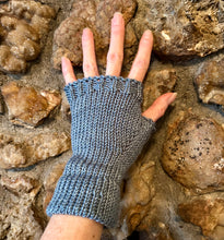 Load image into Gallery viewer, Tweed Fingerless Mitts