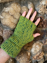 Load image into Gallery viewer, Tweed Fingerless Mitts