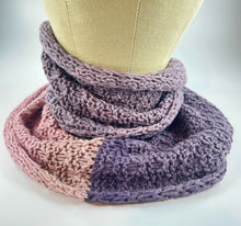 Load image into Gallery viewer, Lacy Infinity Scarf