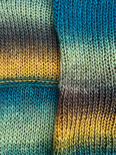 Load image into Gallery viewer, Manarola Cowl